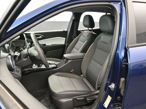 Used 2024 Chevrolet Trax LT FWD image 10