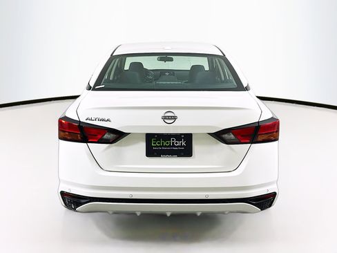 Used 2025 Nissan Altima 2.5 SV image 7