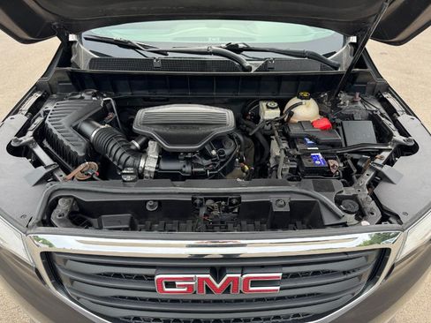 Used 2017 GMC Acadia SLE AWD/4WD image 25