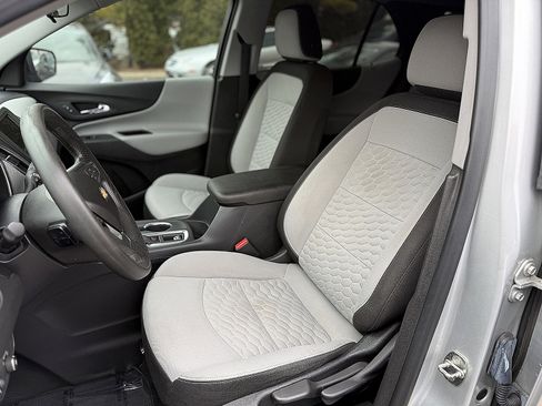 Used 2020 Chevrolet Equinox LS image 10