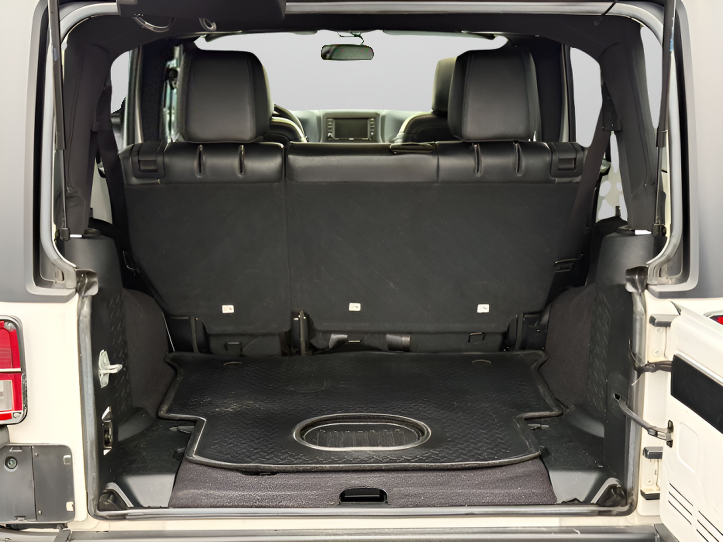 Used 2017 Jeep Wrangler Unlimited Sahara AWD/4WD image 8