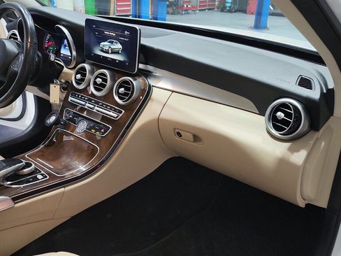 Used 2016 Mercedes-Benz C 300 4MATIC Sedan image 34