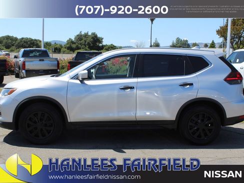 Used 2020 Nissan Rogue S FWD image 2