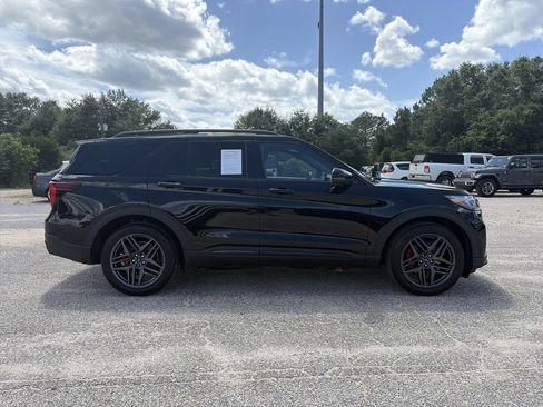 Used 2025 Ford Explorer ST RWD image 7
