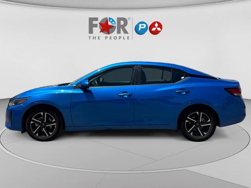 Used 2024 Nissan Sentra SV FWD image 2