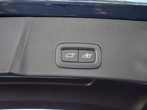 New 2026 Volvo XC40 B5 Ultra w/ Protection Package Premier AWD/4WD image 29