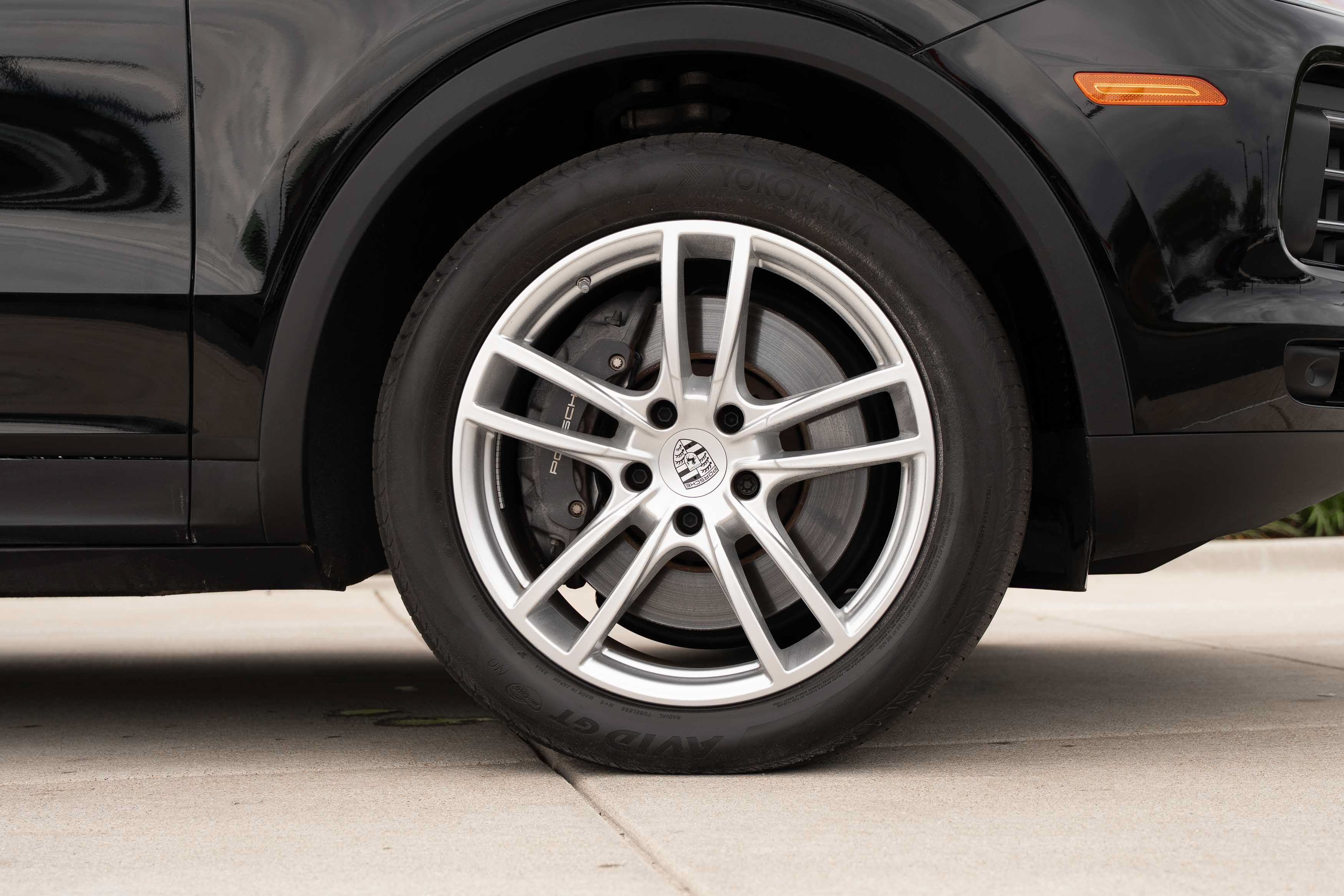 Used 2023 Porsche Cayenne AWD/4WD image 31
