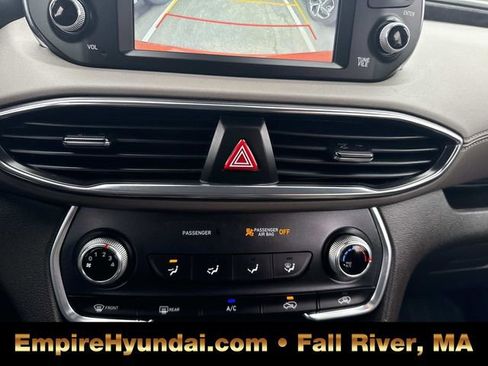 Used 2020 Hyundai Santa Fe SE image 23