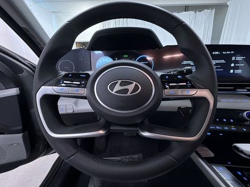 New 2026 Hyundai Elantra Limited FWD image 23