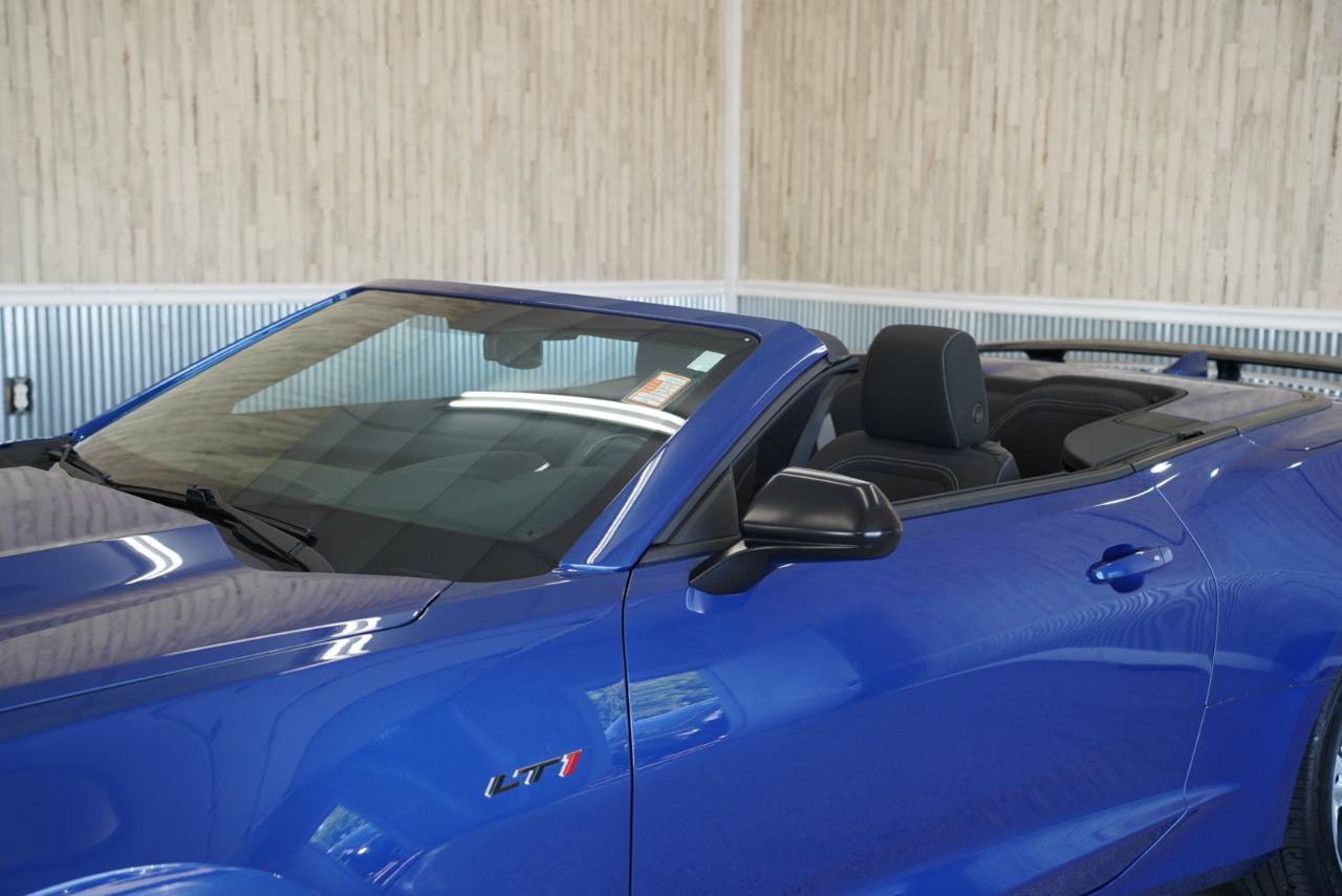 Used 2021 Chevrolet Camaro LT RWD image 12