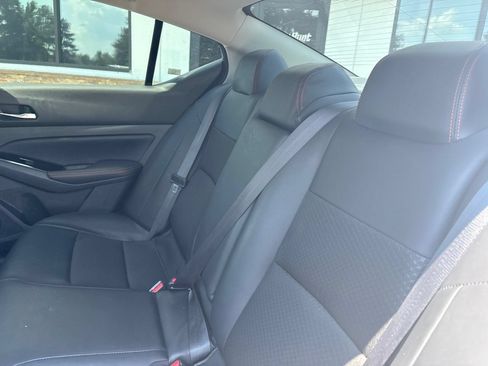 Used 2024 Nissan Altima 2.5 SR AWD/4WD image 6