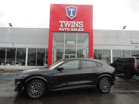 Used 2025 Ford Mustang Mach-E Premium image 1