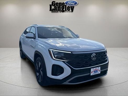 Used 2025 Volkswagen Atlas Cross Sport SE image 11