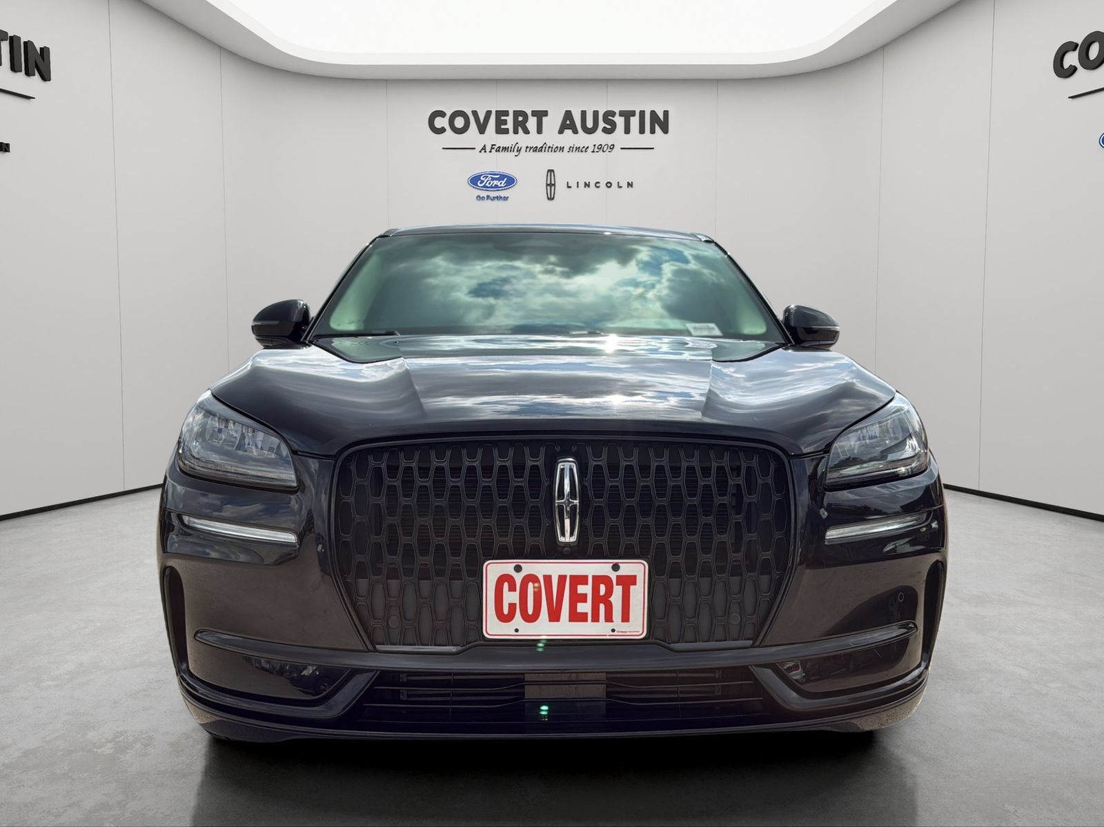 Used 2023 Lincoln Corsair FWD w/ Equipment Group 101A image 8