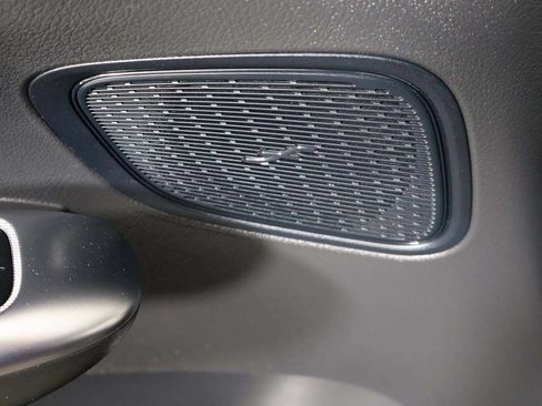 Used 2025 Mercedes-Benz GLC 350e 4MATIC image 54