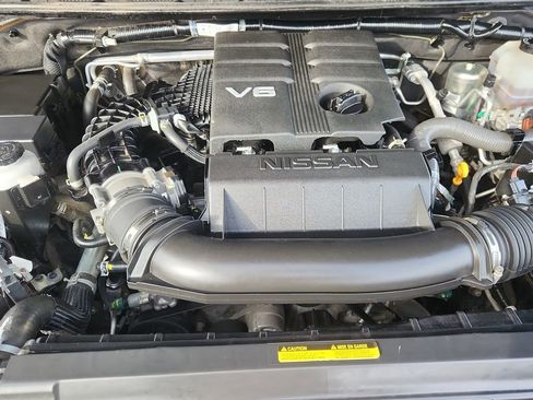 Used 2023 Nissan Frontier PRO-4X w/ Technology Package image 18