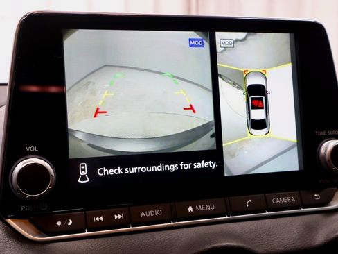 Certified 2023 Nissan Sentra SR w/ SR Premium Package image 3