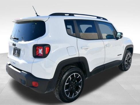 Used 2023 Jeep Renegade Latitude AWD/4WD image 8
