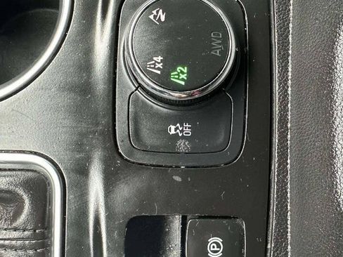 Used 2019 Chevrolet Traverse LS AWD/4WD image 29
