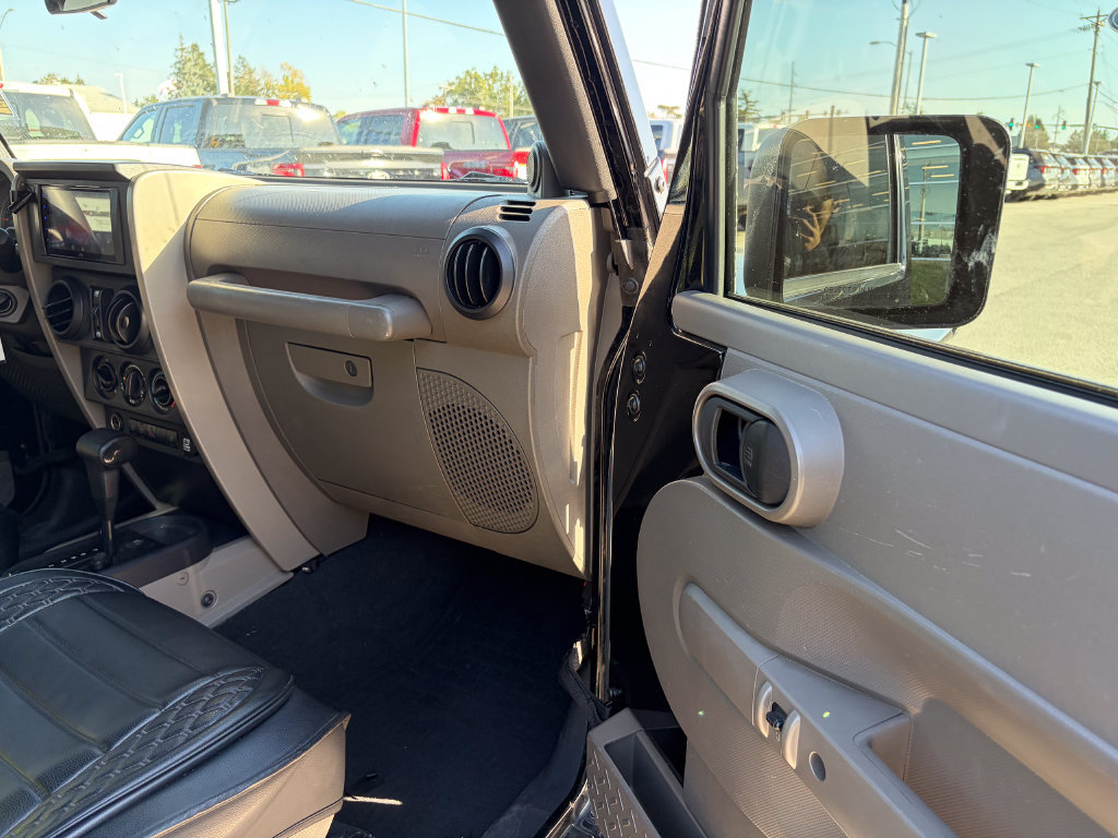 Used 2008 Jeep Wrangler Unlimited Rubicon w/ PWR Convenience Group AWD/4WD image 14