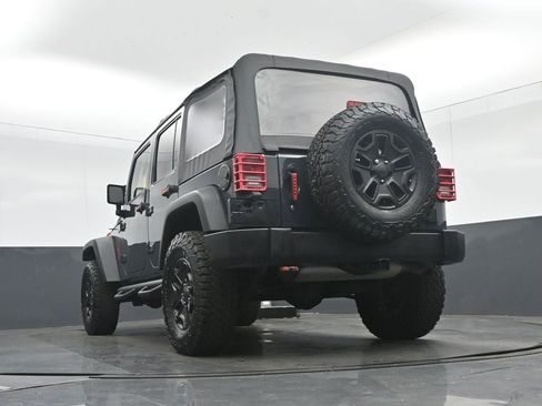 Used 2016 Jeep Wrangler Unlimited Rubicon w/ Connectivity Group AWD/4WD image 45
