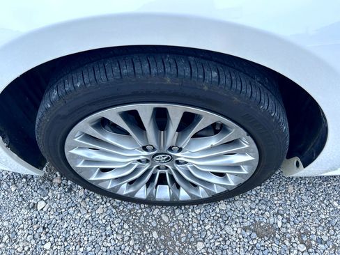 Used 2018 Toyota Avalon XLE Premium image 22