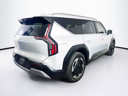 Used 2024 Kia EV9 Land AWD/4WD image 9