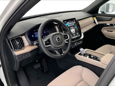 New 2026 Volvo XC90 T8 Plus image 19