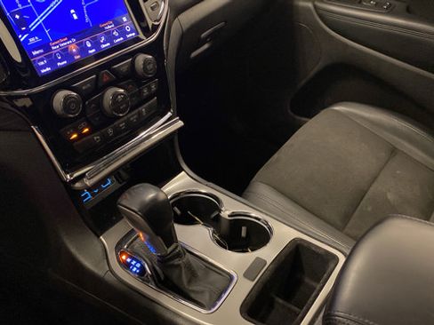 Used 2020 Jeep Grand Cherokee Altitude AWD/4WD image 25