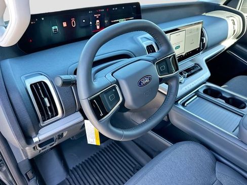 New 2026 Ford Expedition Active RWD image 6