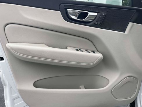 Used 2020 Volvo XC60 T5 Momentum w/ Protection Package Premier FWD image 16