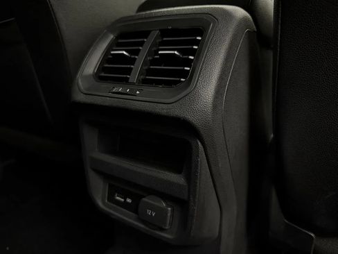 Used 2020 Volkswagen Tiguan SE w/ Panoramic Sunroof Package AWD/4WD image 33