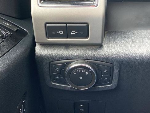 Used 2022 Ford F250 Lariat w/ Chrome Package image 13