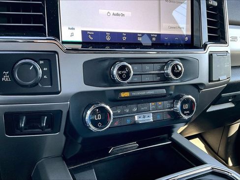 Used 2022 Ford F250 Lariat w/ Lariat Value Package AWD/4WD image 17
