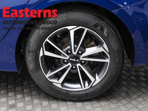 Used 2022 Kia Forte LXS w/ LXS Technology Package image 8