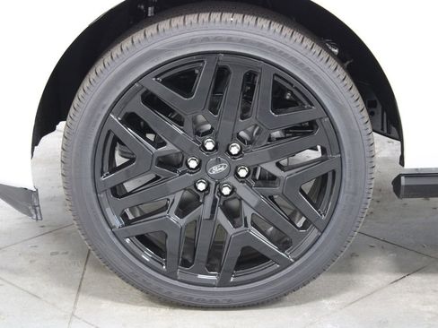 New 2026 Ford Expedition Platinum w/ Stealth Performance Package image 17