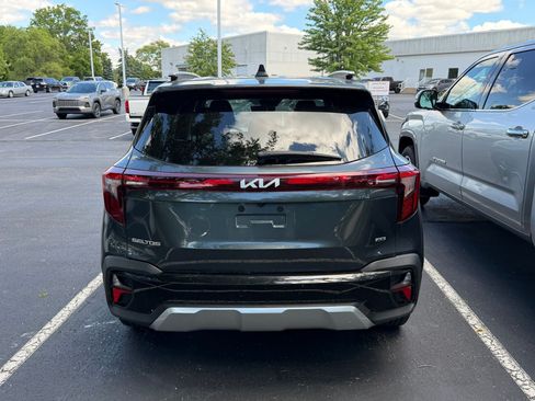 Used 2024 Kia Seltos S AWD/4WD image 7