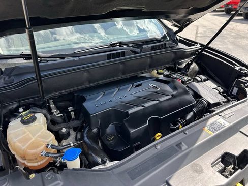 Used 2016 Lincoln MKX Reserve w/ Technology Package FWD image 47