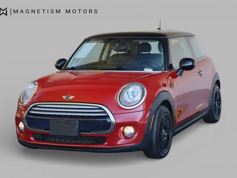 Used 2014 MINI Cooper 2-Door Hardtop image 6