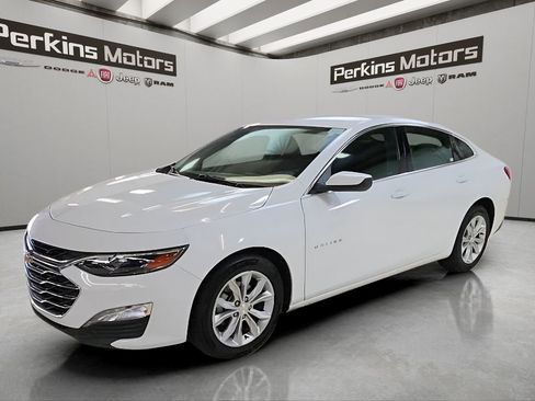 Used 2025 Chevrolet Malibu LT FWD image 1