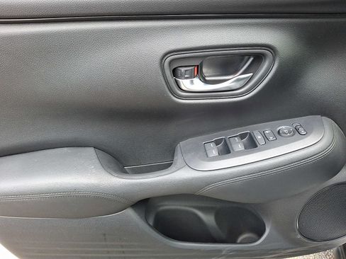 Used 2024 Honda HR-V LX image 9