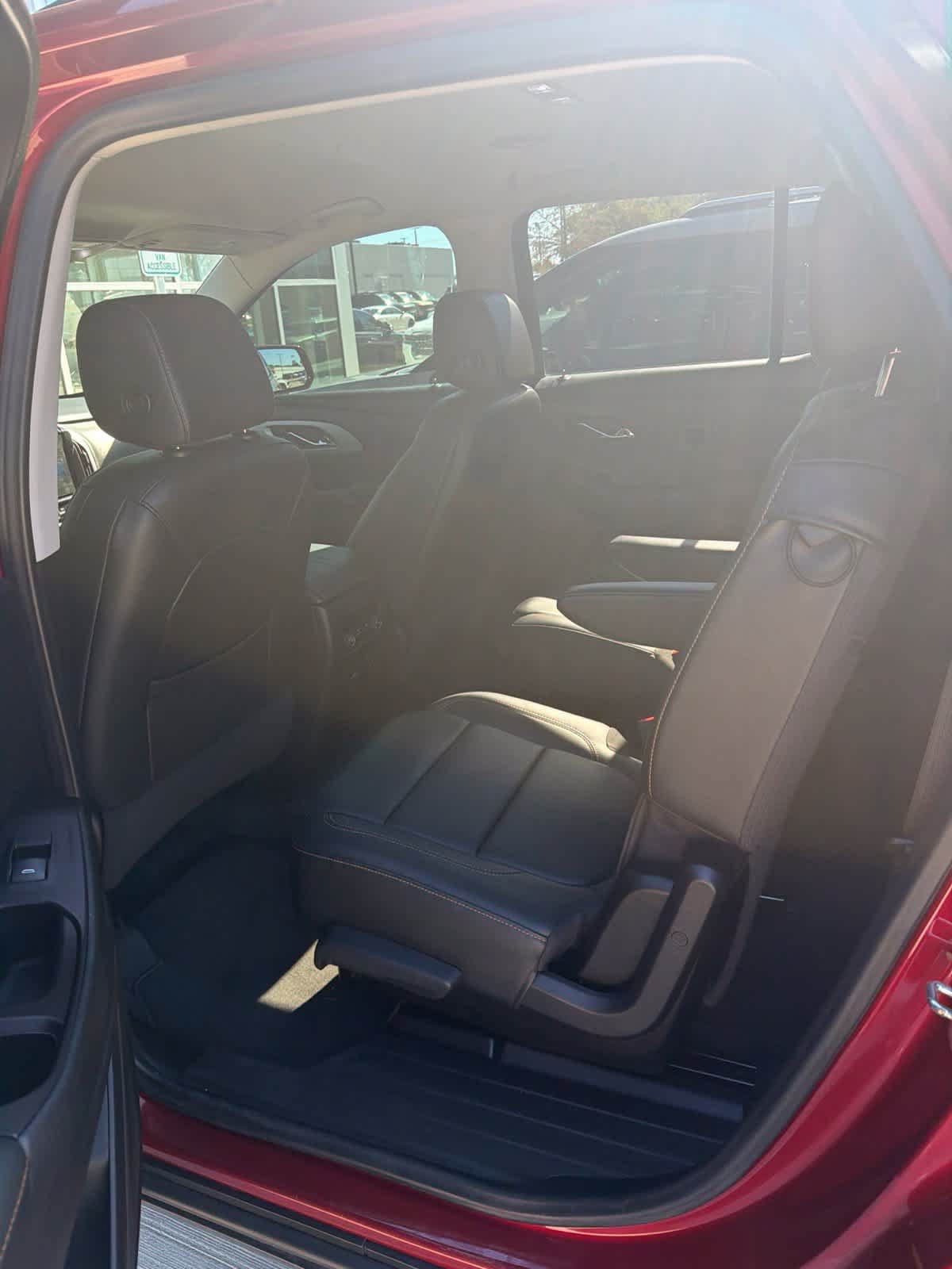 Used 2020 Chevrolet Traverse RS FWD image 8