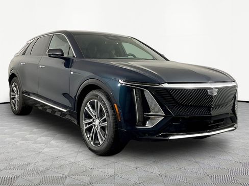 New 2026 Cadillac Lyriq Luxury AWD/4WD image 4