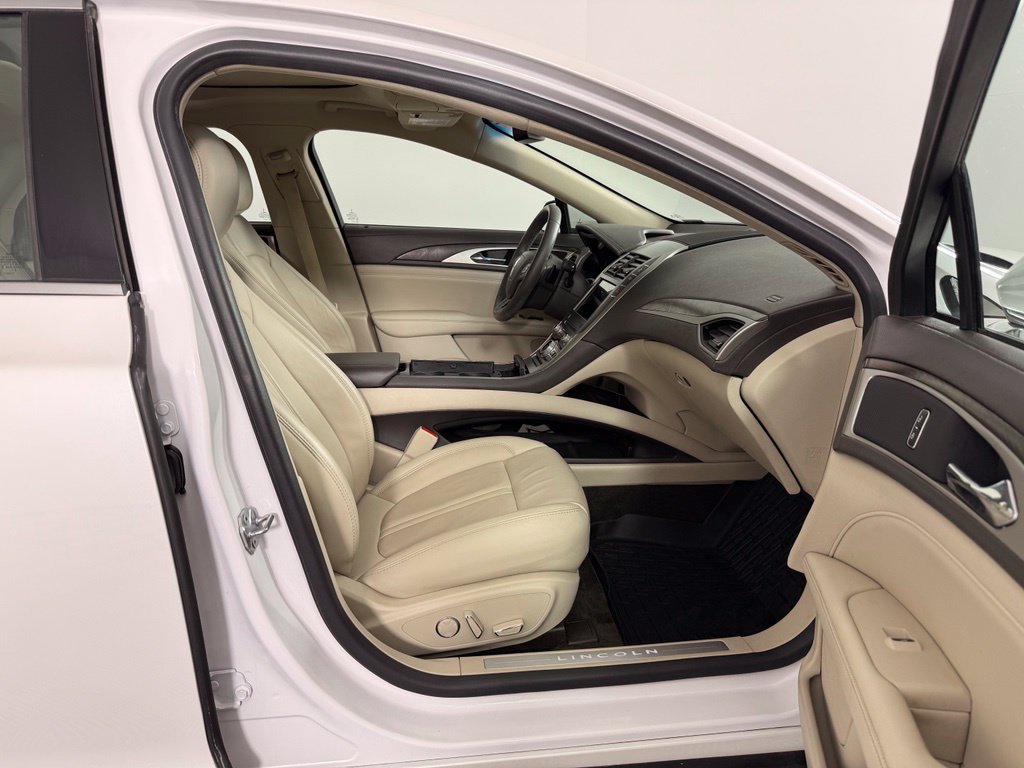 Used 2018 Lincoln MKZ Select w/ Select Plus Package AWD/4WD image 19