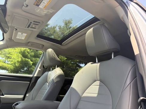 Used 2022 Toyota Highlander XLE FWD image 13