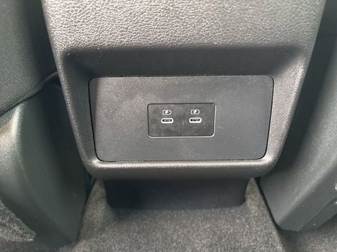 Used 2024 Nissan Rogue SV image 40