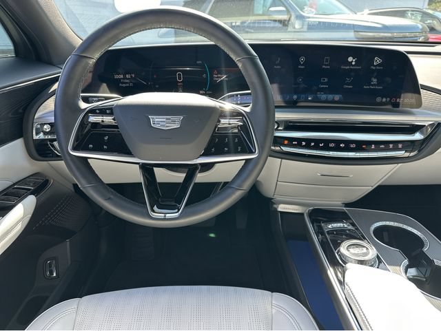 Certified 2024 Cadillac Lyriq Luxury RWD image 7