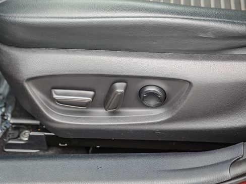 Used 2021 Toyota Camry SE FWD image 19