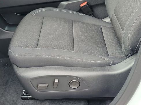 New 2026 Chevrolet Traverse LT image 13