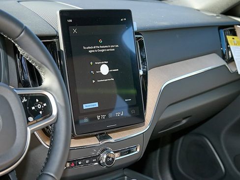 New 2026 Volvo XC60 B5 Plus w/ Protection Package Premier image 13